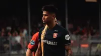 Mees Hilgers Menghilang di Pembukaan Eredivisie 2025/2026, OTW Pindah ke Klub Baru?